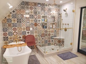 bath design with tile feature wall